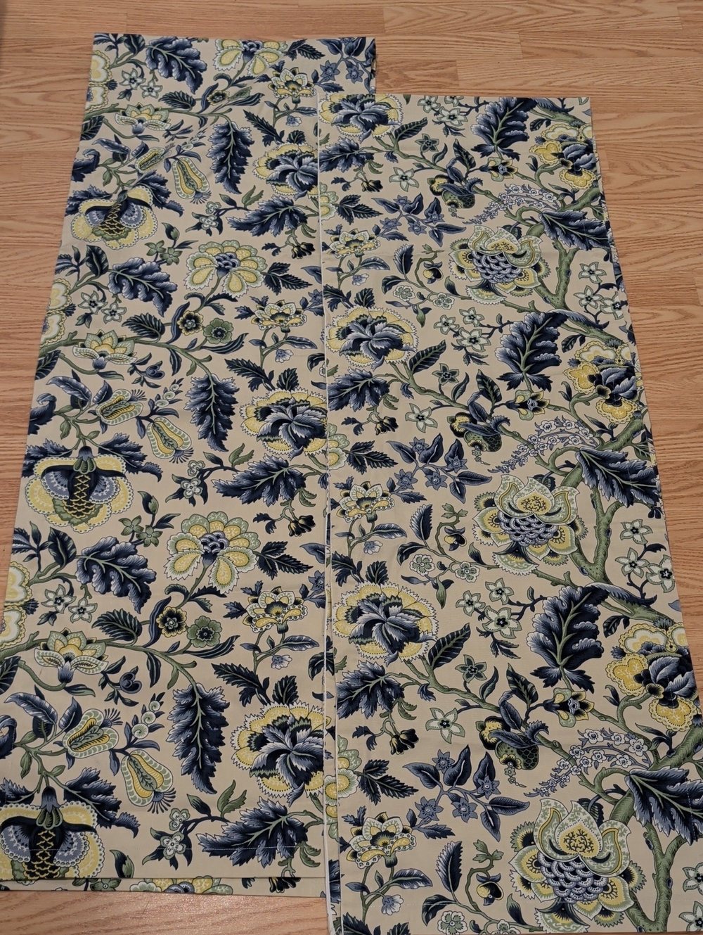 Set Of Two Runners